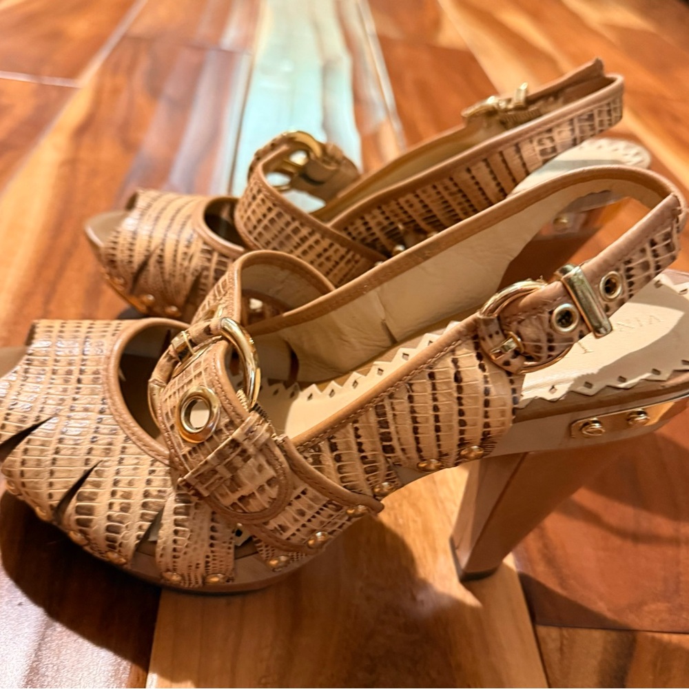 Elegant Tan Women's Heels